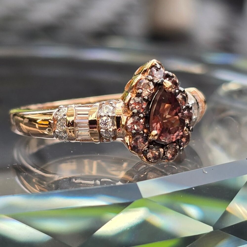 Madagascar ✦ Color Change Garnet & Moissanite Ring ✦ Pear Majesty Rose Vermeil 8 - Picture 5 of 15